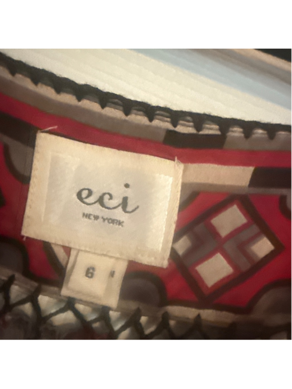 eci New York Gray & Red Patterned Blouse Size 6 - Picture 4 of 4